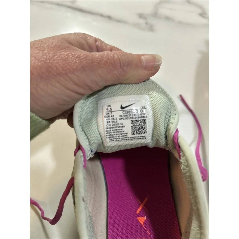 Nike Air Max Dia Womens 9.5 Fossil Hyper Crimson‎ Running Shoes CI3898-200